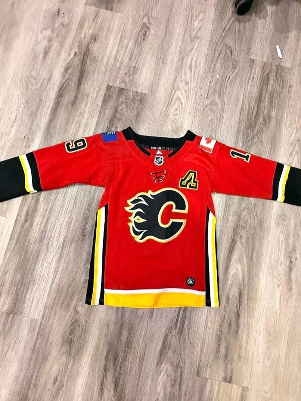 adidas Calgary Flames Tkachuk #19 Jersey women’s Small Red & Black